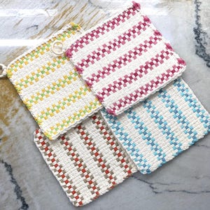 Handmade Potholders -Seersucker pattern, extra Large 100% cotton, 8 inch pro, hostess gift, hot pad, kitchenware, retro loom trivet, artisan