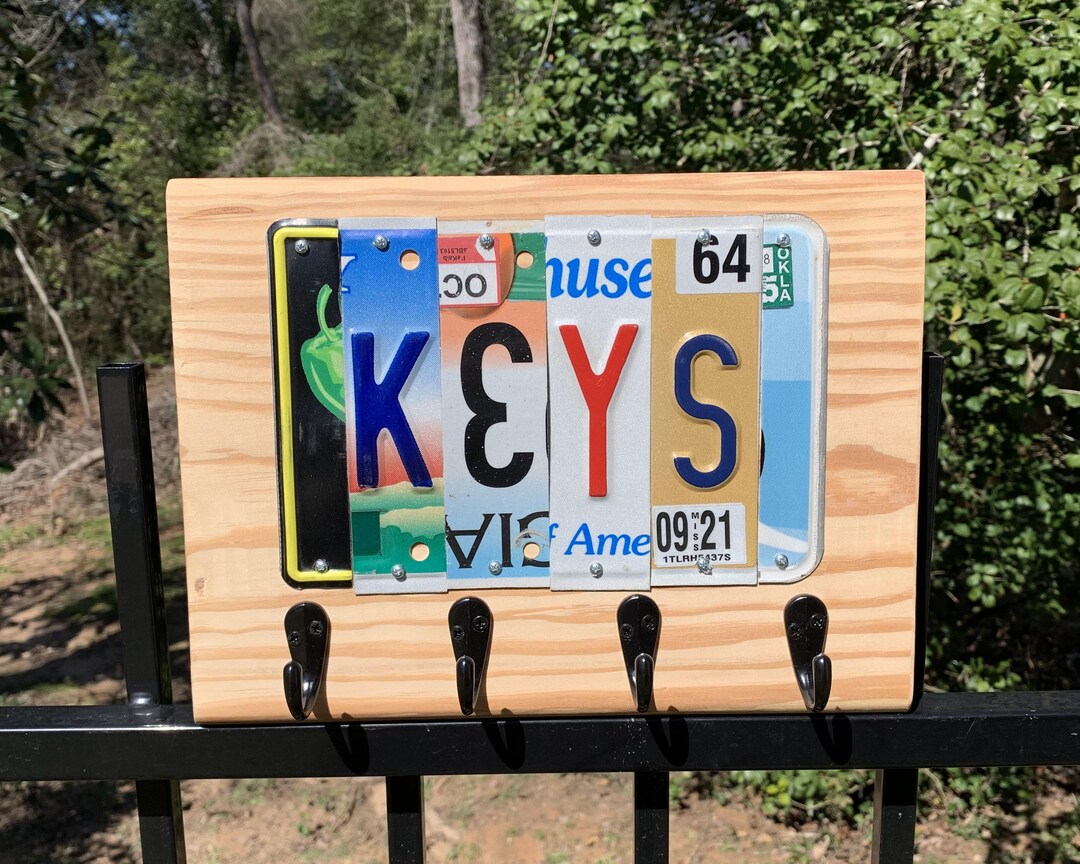 Key Rack Decal KEYS License Plate Sign - Key Rack, Keyholder, Vintage Wood Sign ...