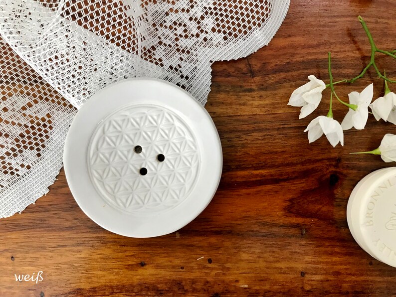 7 cm small round soap dish with ceramic drain image 1