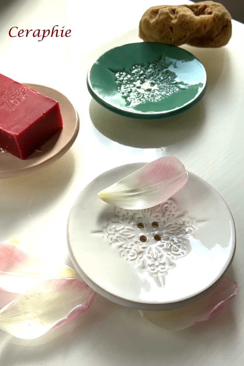 9.5 cm round ceramic soap dish with holes image 2