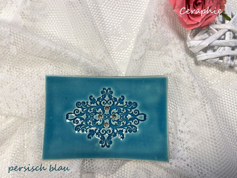 11 x 7 cm square soap dish with holes with a symmetrical pattern made of ceramic Persisch blau