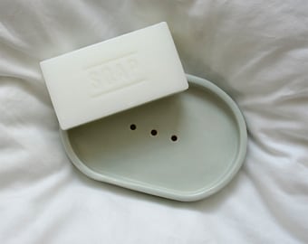 12 x 8 cm matt glazed, oval ceramic soap dish "Emilie" with drainage holes