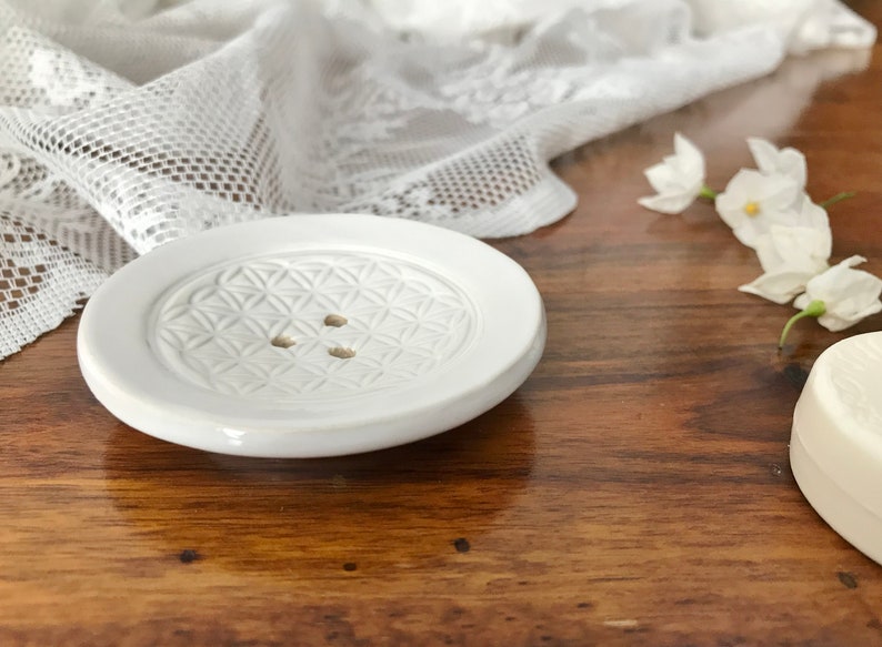 7 cm small round soap dish with ceramic drain image 2