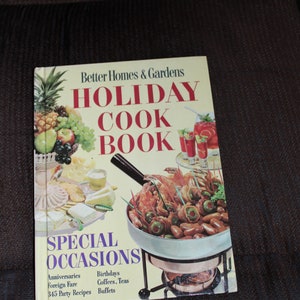 Vintage Better Homes and Gardens Holiday cookbook-free shipping