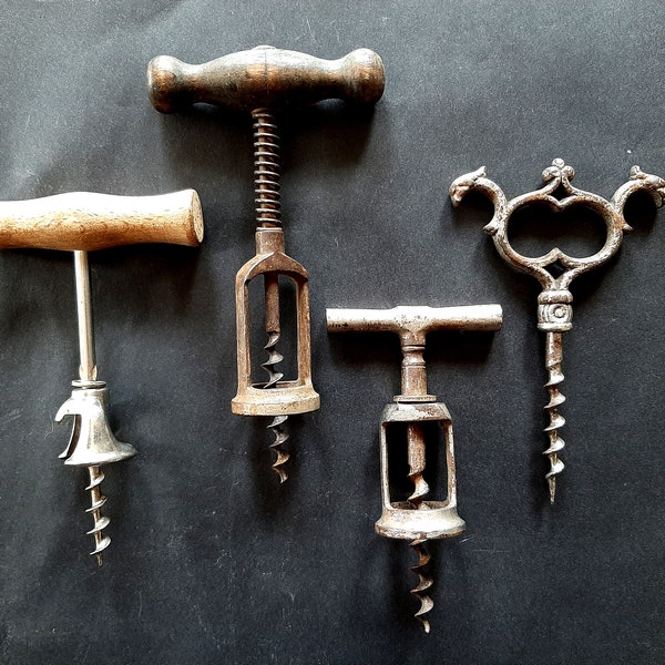 Collection of  VINTAGE CORKSCREWS