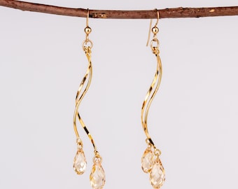 Pendientes colgantes dorados con cristales Swarovski, pendientes ondulados translúcidos de Swarovski, pendientes dorados de Swarovski, pendientes colgantes de cristal dorado