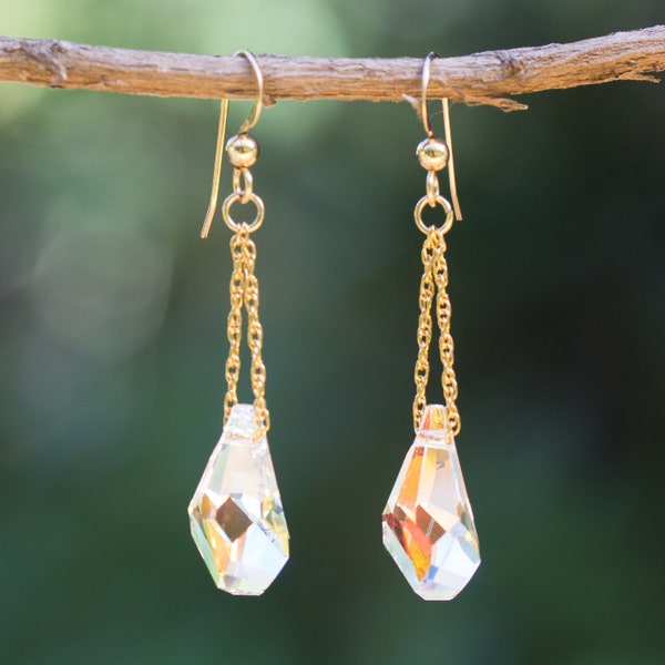 Pendientes largos de cadena de oro, pendientes de roca ligeros AB Swarovski multifacéticos, pendientes de cadena rellenos de oro, pendientes asimétricos de cristal transparente