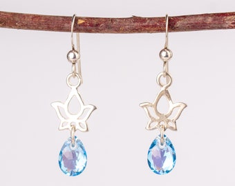 Pendientes de loto plateados azul aguamarina, pendientes colgantes Swarovski azul claro, pendientes de cristal azul translúcido, pendientes Swarovski Aqua Marine