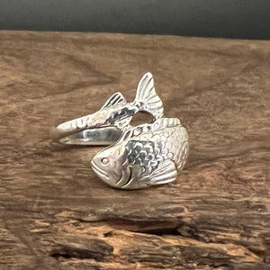 Silver Fish Ring // 925 Sterling Silver //  Sizes 5 to 10