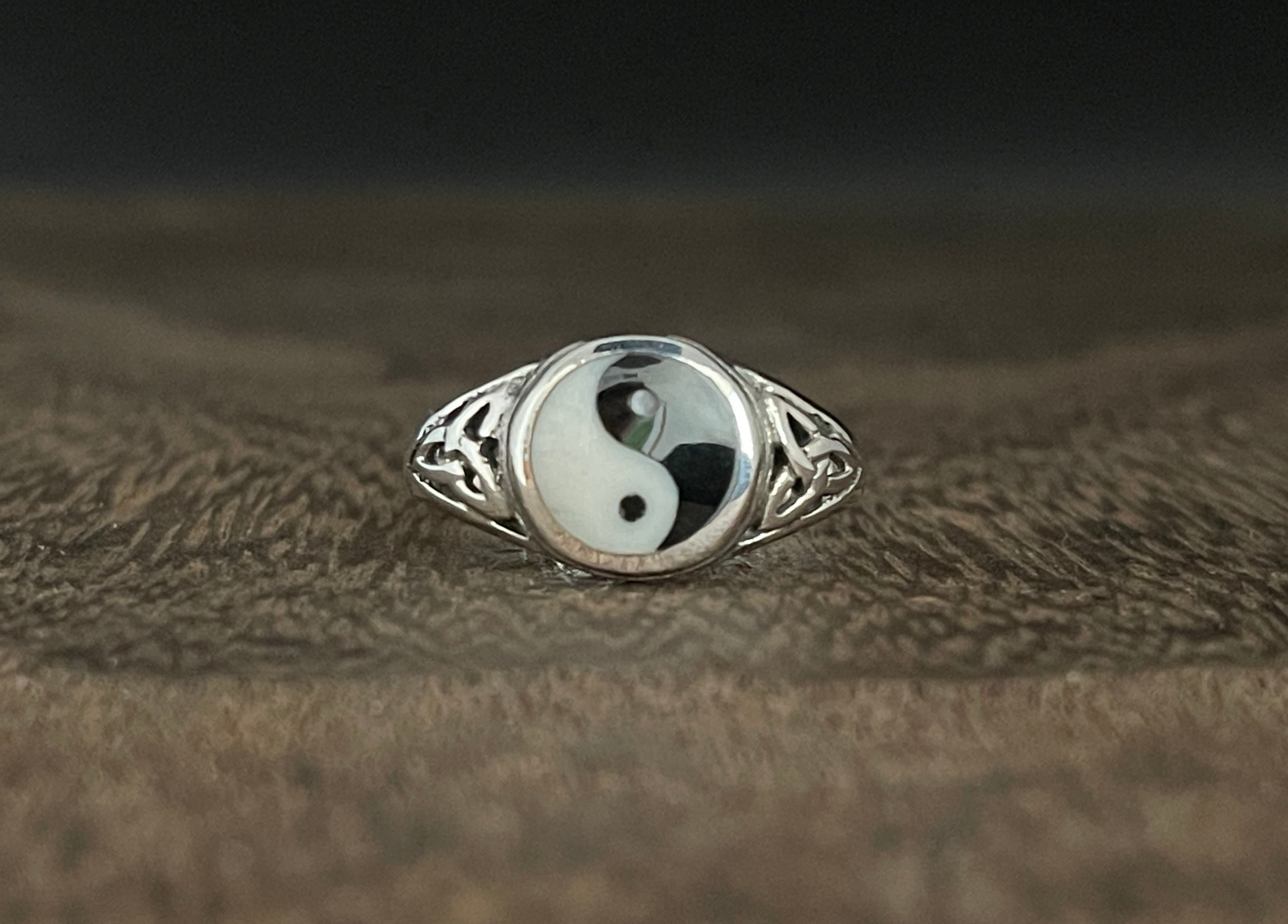 Yin Yang Ring - Etsy