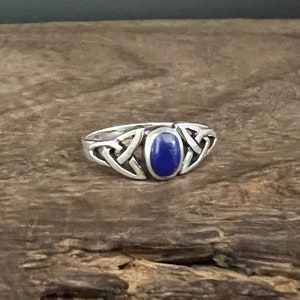 Celtic Ring with Lapis // 925 Sterling Silver // Blue Lapis Celtic Ring // Sizes 5 to 10
