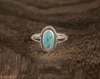 Southwestern Turquoise Ring // 925 Sterling Silver // Handmade // Sizes 5 to 10