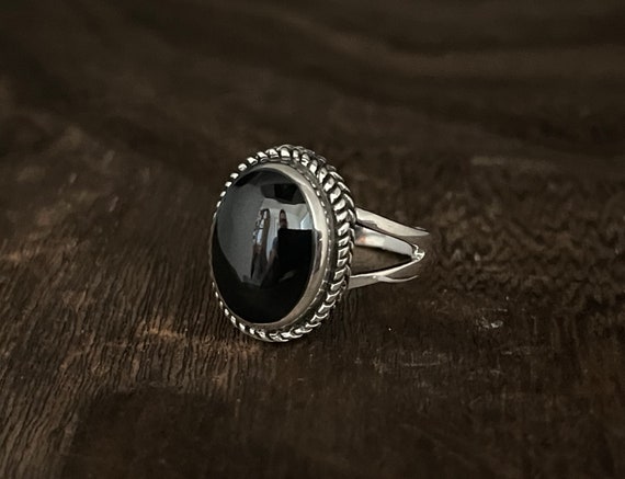 Black Onyx Ring Size 10 // 925 Sterling Silver // Classic Braid Design