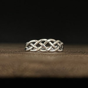 Celtic Design Silver Braid Ring // Sterling Braid Ring // 925 Sterling Silver