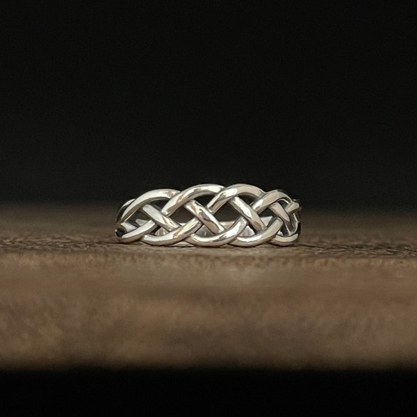 Celtic Design Silver Braid Ring // Sterling Braid Ring // 925 Sterling Silver