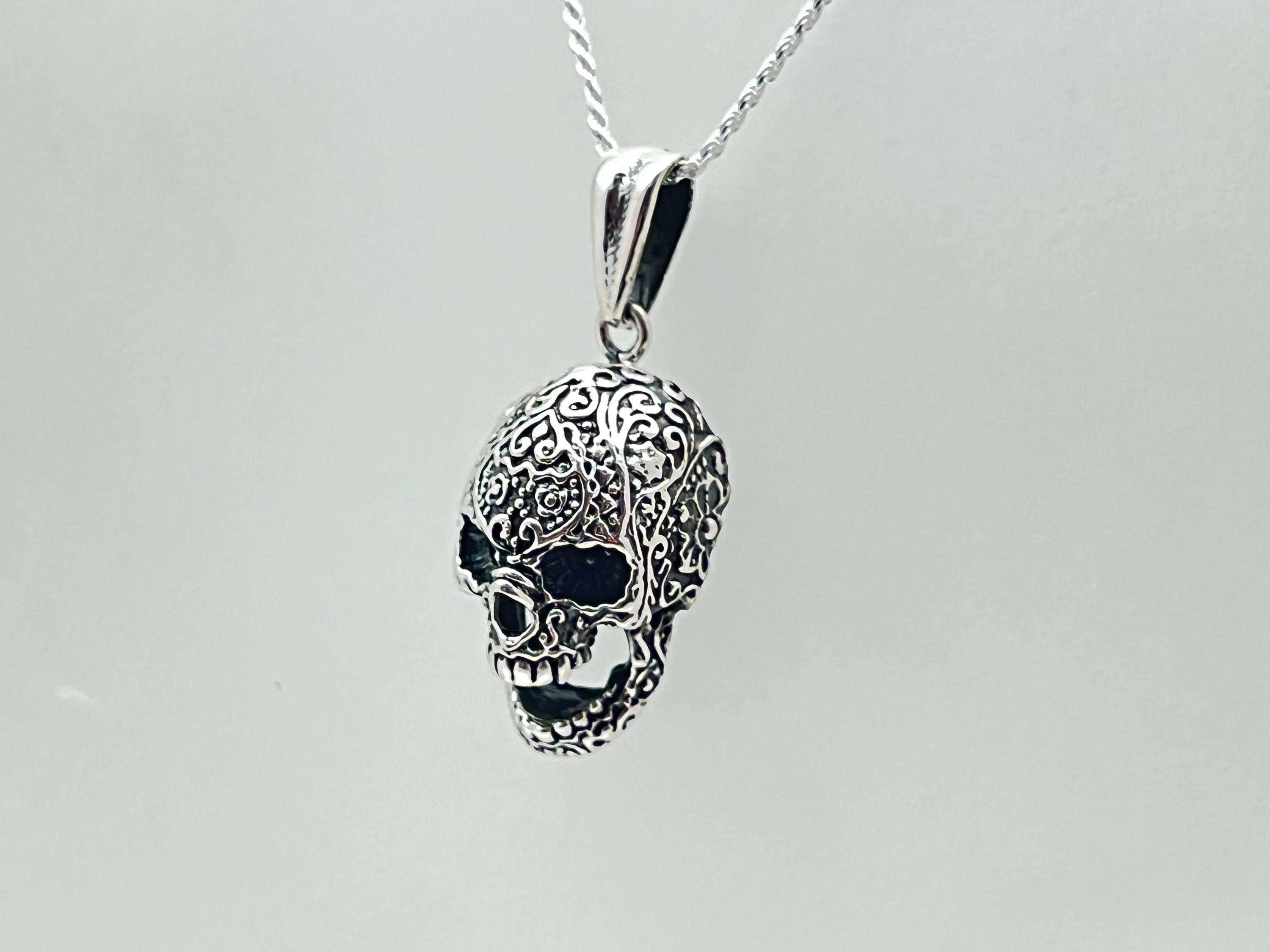 thumbnail interactive-video image 1 of 925 Sterling Silver Mexican Skull Pendant Necklace | Day Of The Dead | UK Stock 1 of 3
