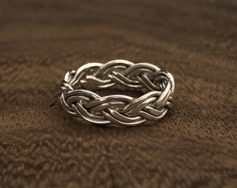 Double Braid Silver Ring // 925 Sterling Silver // Celtic Band Ring