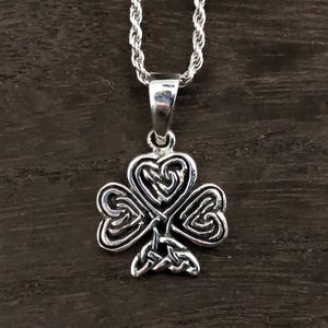 Keltischer Klee Anhänger - 925 Sterling Silber- Oxidiert Hochglanz Finish - Hand gegossen -- Keltischer Schmuck