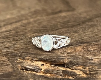 Celtic Moonstone Ring - 925 Sterling Silver - Triquetra Moonstone Ring - Sizes 6 to 9