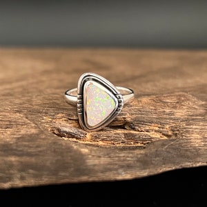 Southwestern Opal Ring // 925 Sterling Silver // Sizes 5 to 10 // Vintage Style Western Opal Ring