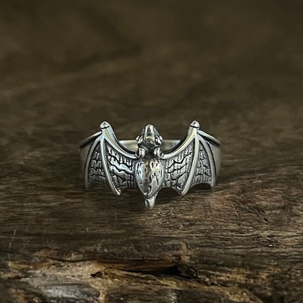 Silver Bat Ring // 925 Sterling Silver // Handcrafted // Sizes 5 to 10