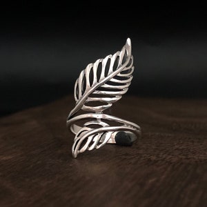 Fallen Leaf Silver Ring // 925 Sterling Silver // Oxidized // Silver Leaf Ring