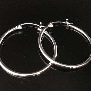 Medium Size Hoop Earrings // 925 Sterling Silver // 35mm Length // 2mm Thickness // Snap Post Hoop Earrings