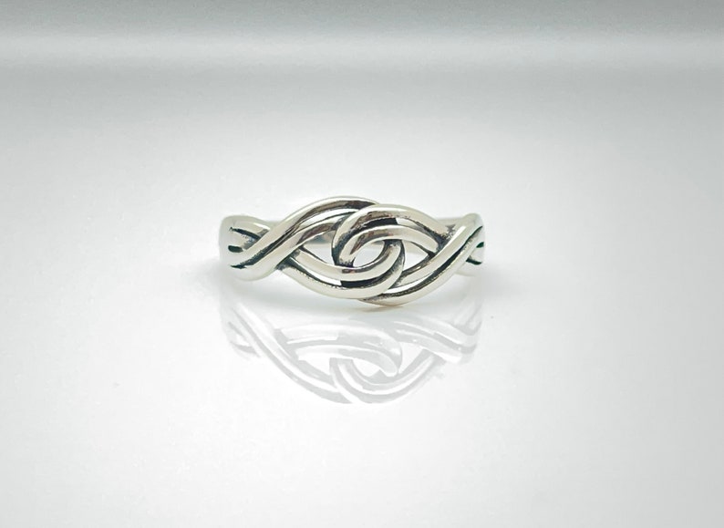 Women's Celtic Knot Ring // Celtic Eternity Ring // 925 Etsy
