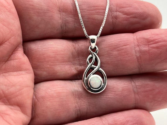 Collana con pietra di luna irlandese, collana celtica in argento sterling, regali per lei, collana con charm, collane simboliche - Italia