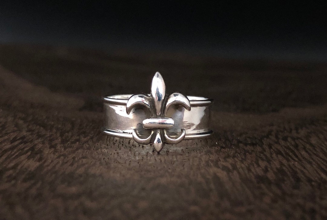 スーパーセール 半額タイムセール Fleur De Lis Silver Ring // 925 Sterling Silver // Fleur De アクセサリー