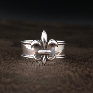 Fleur de Lis Silver Ring // 925 Sterling Silver // Fleur de Lys Ring