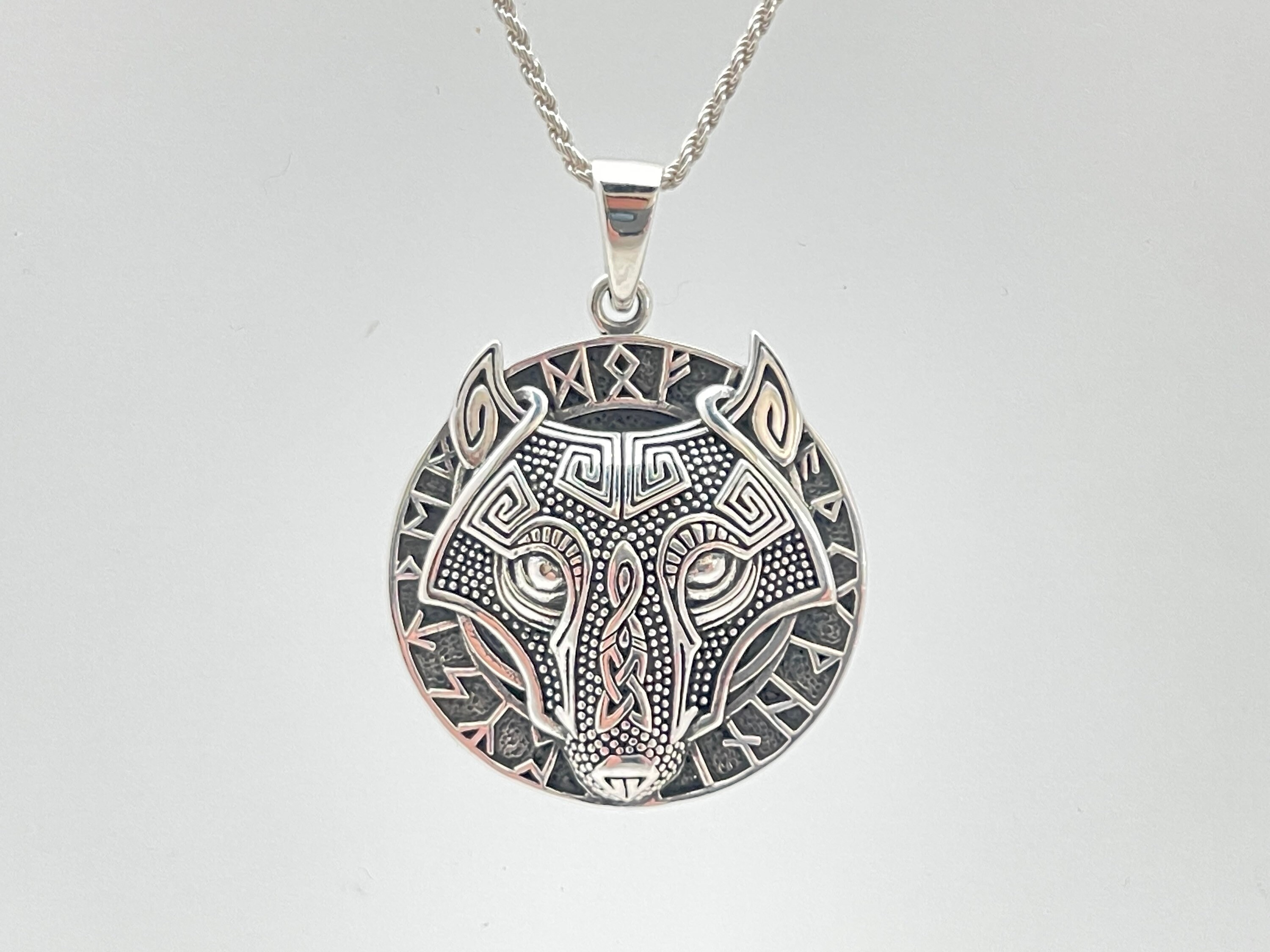 Viking Wolf Pendant Necklace - 925 Sterling Silver - Wolf