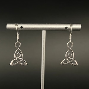 Celtic Triquetra Silver Earrings // 925 Sterling Silver // Celtic Jewelry