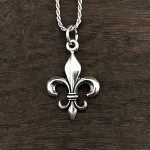 Fleur de Lis Pendant// 925 Sterling Silver // Silver Fleur De Lise Pendant // French Arms Pendant