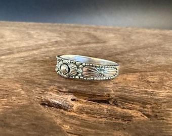 Western Sun Ring // 925 Sterling Silver // Southwest Design // Sizes 5 to 10