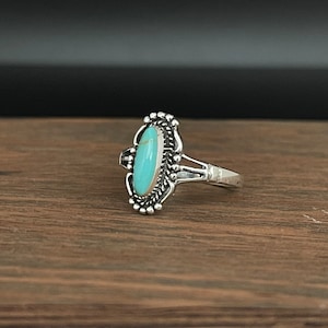 Vintage Western Turquoise  Ring Size 6 to 10 // 925 Sterling Silver // Oxidized