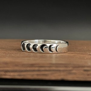 Moon Phase Band Silver Ring // 925 Sterling Silver // Celestial Moon Phase Ring // Lunar Phase Ring