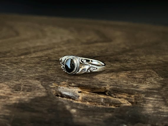 Vintage Style Onyx Ring: 925 Sterling Silver Western Ring