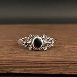 Onyx Leaf Ring // 925 Sterling Silver // Southwest Style Onyx Ring