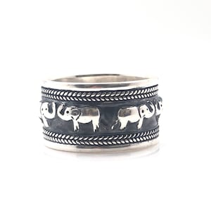 Oxidized Elephants Band Ring // Elephant Ring // 925 Sterling Silver