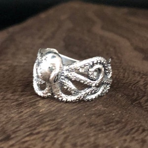 Sterling Silver Octopus Ring // 925 Sterling Silver // Oxidized // Sizes 6 to 9