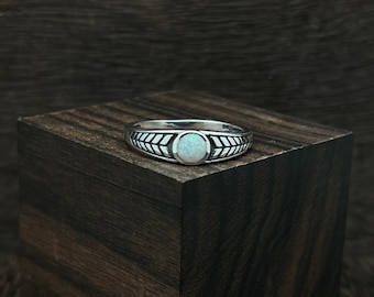 Opal Arrow Ring // 925 Sterling Silver