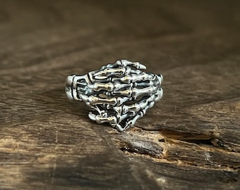 Skeleton Hand Ring // 925 Sterling Silver // Sizes 7 to 11 Available // Gothic Jewelry