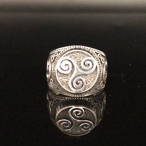 Triskelion Infinity Ring // 925 Sterling Silver // Men&#39;s Celtic Ring
