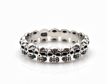 Skulls Band Ring // 925 Sterling Silver // Gothic Jewelry