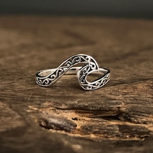 Thin Sterling Silver Wave Ring // Oxidized Bali Filigree Wave Ring // 925 Sterling Silver