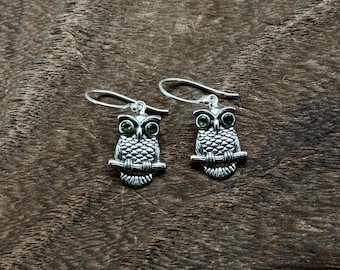 Owl Earrings with Peridot Eyes - 925 Sterling Silver - Handmade