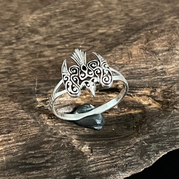 Filigree Raven Ring // 925 Sterling Silver // Oxidized // Sizes 6 to 9