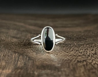 Oval Black Onyx Ring // 925 Sterling Silver // Oxidized // Sizes 4 to 10
