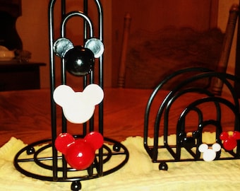 Black white and red ear silhouettes paper towel and napkin holder set